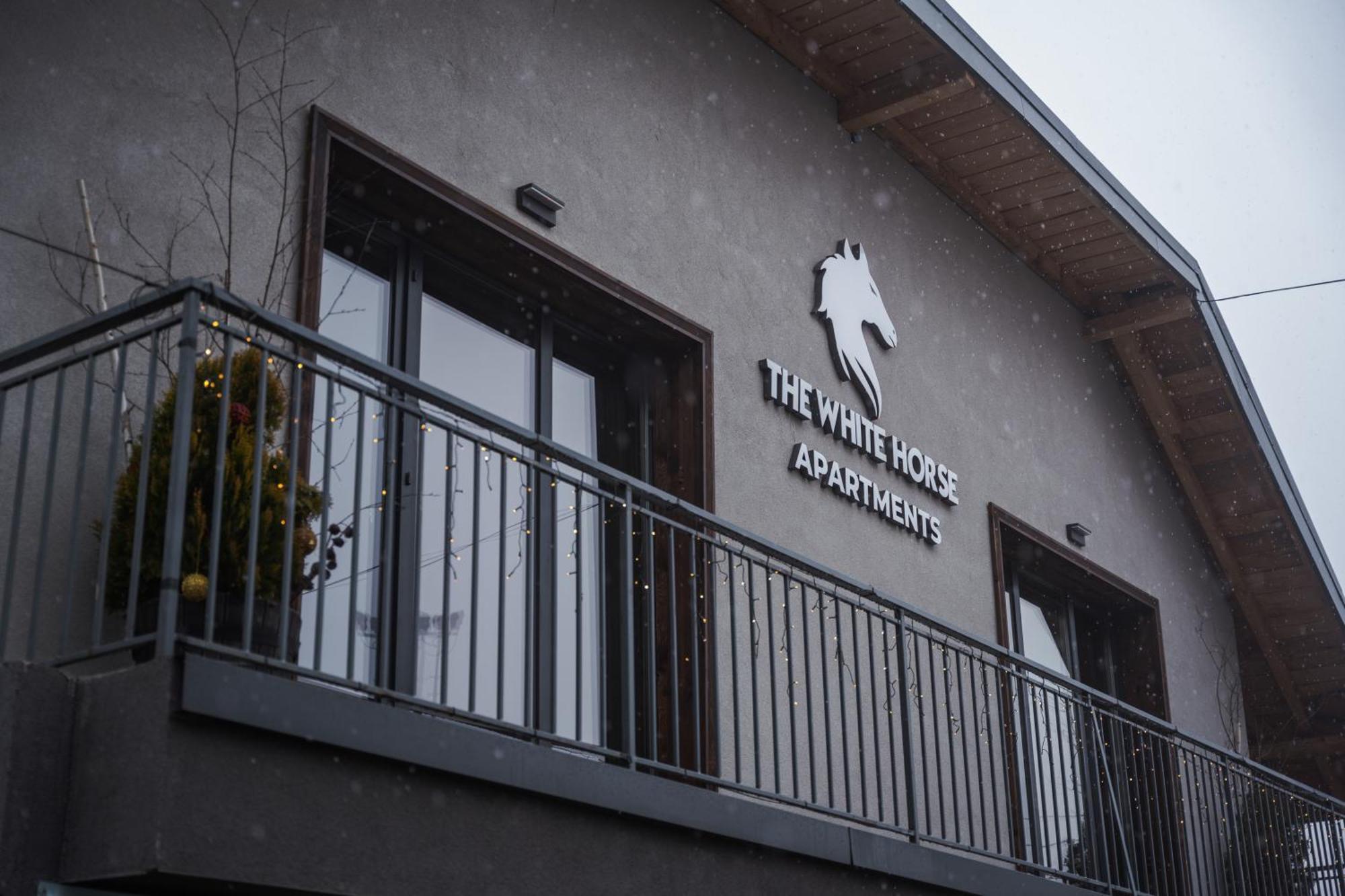 The White Horse Apartments بوروفتس المظهر الخارجي الصورة